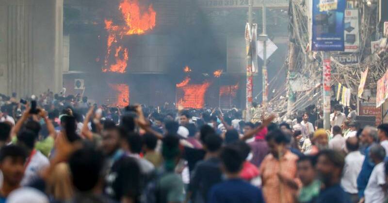 孟加拉国法院在致命动乱后废除了大部分配额